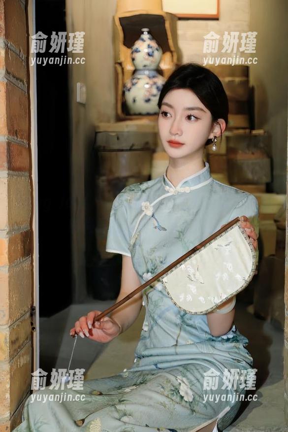 Jang Joo(장주)制服最新系列合集：惊艳时尚界的写真作品大揭秘